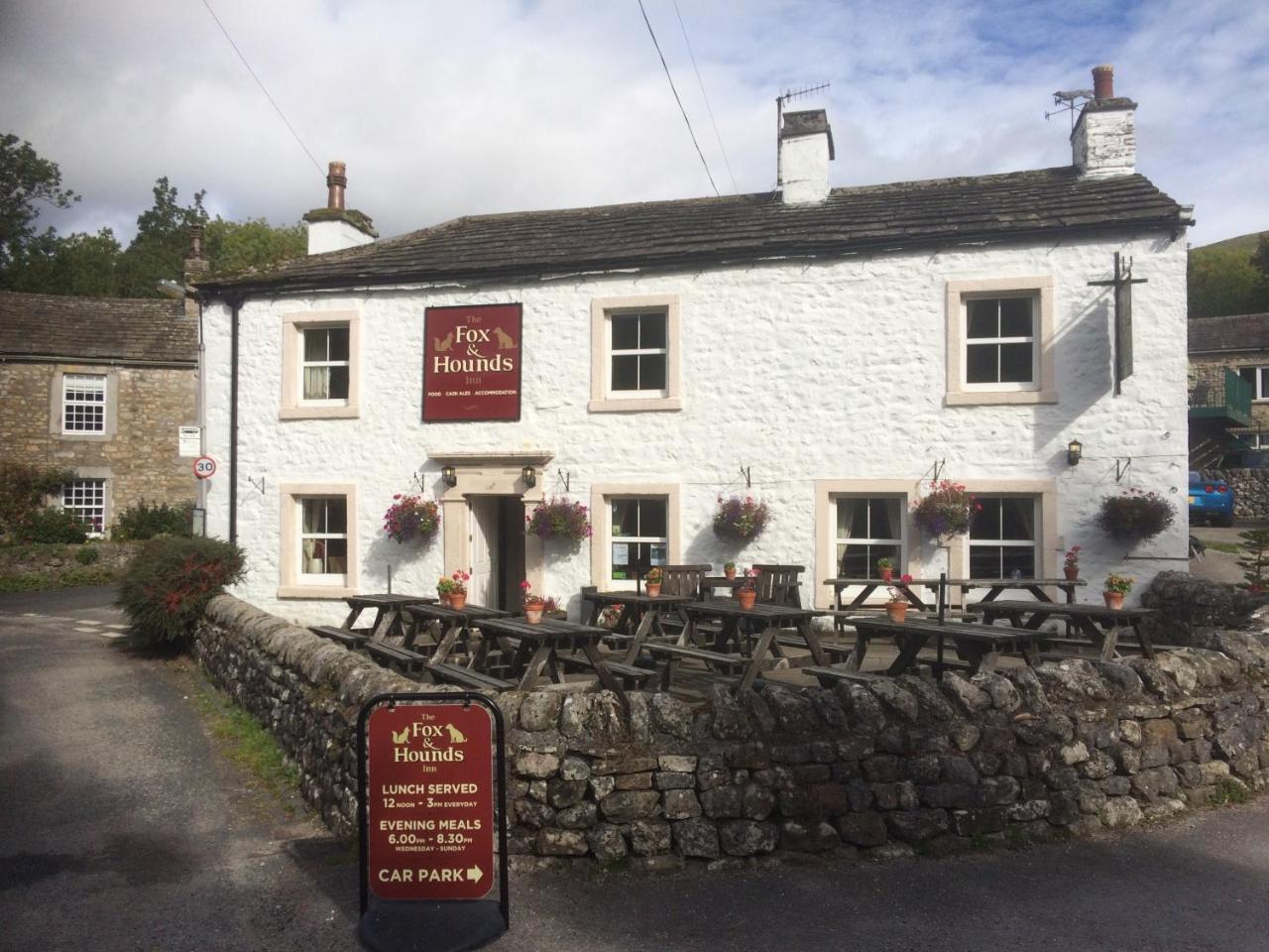 Fox And Hounds Starbotton Hotel Exterior photo