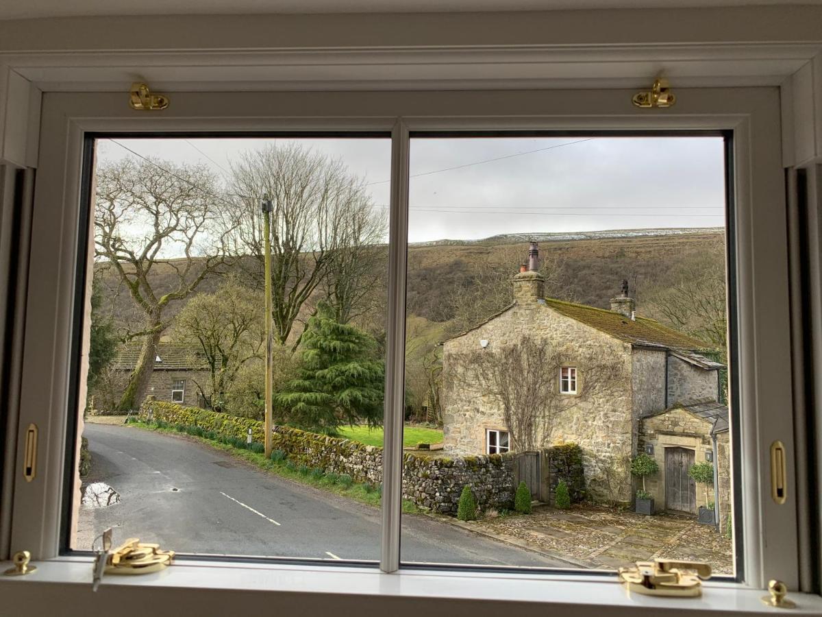 Fox And Hounds Starbotton Hotel Exterior photo